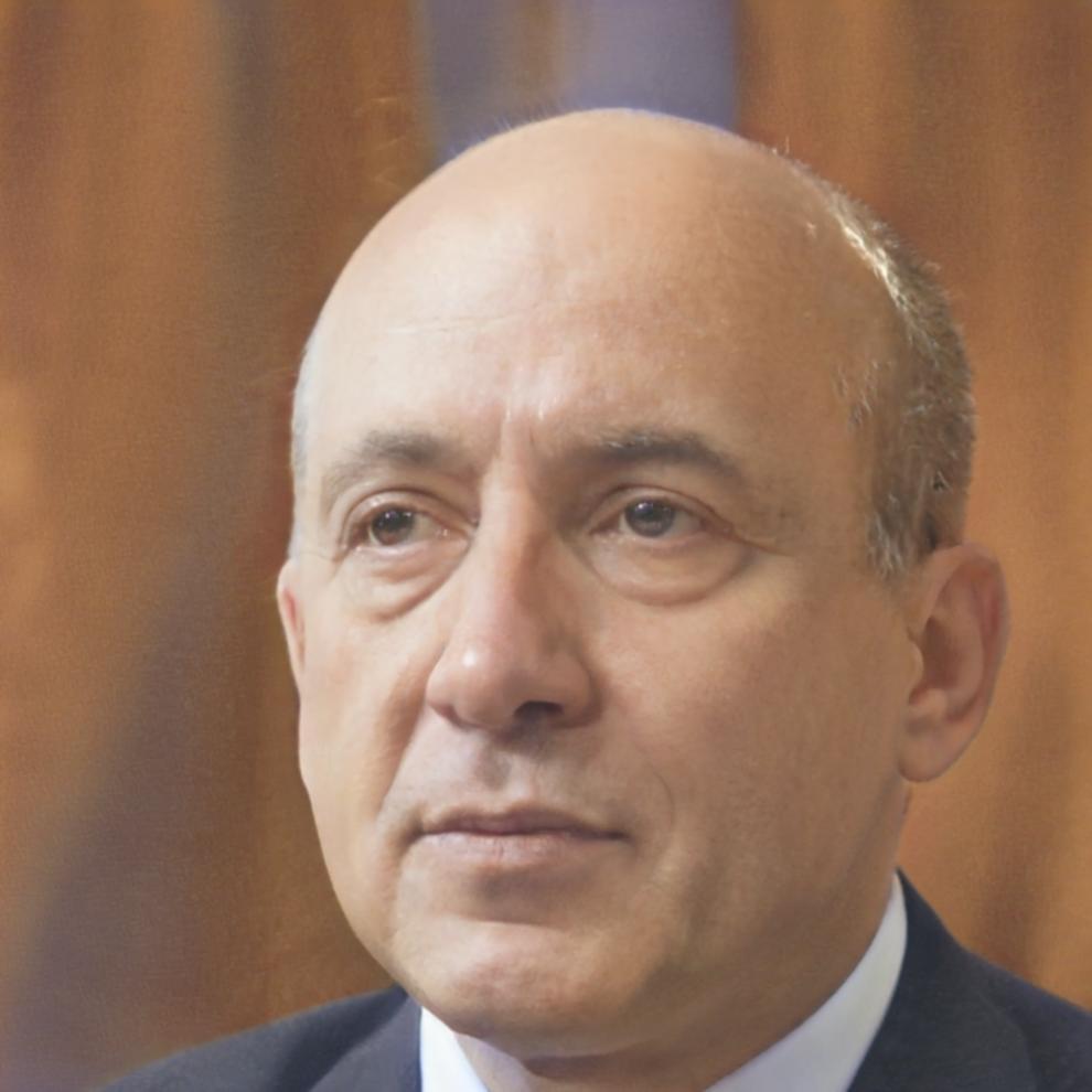 Portrait of Leandro Echegaray, investment strategy instructor